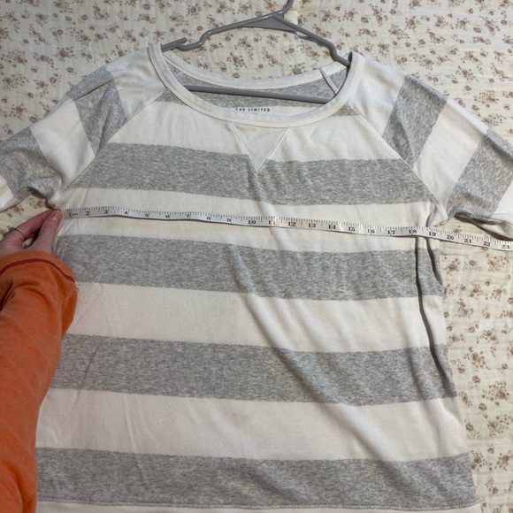 The Limited Long Sleeve Gray and White Tee - Picture 8 of 8